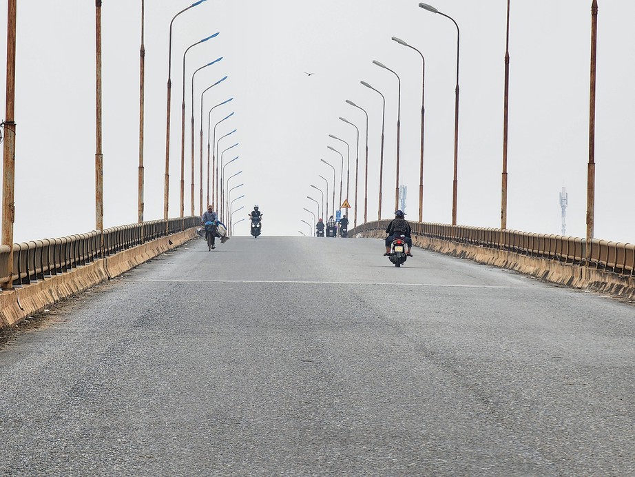 Phương tiện nào được phép lưu thông qua cầu Trung Hà?- Ảnh 1. Phương tiện nào được phép lưu thông qua cầu Trung Hà?- Ảnh 1.