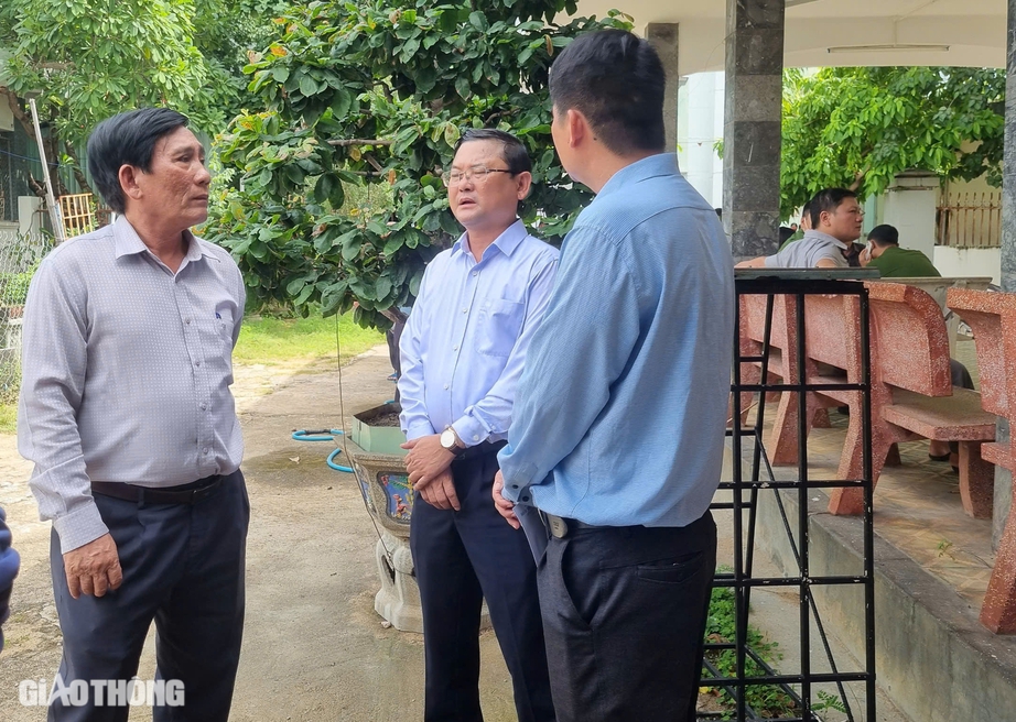 Vụ xe chở dăm gỗ lật &uacute;p đ&egrave; 3 người tử vong: Cha mẹ ngất lịm b&ecirc;n quan t&agrave;i con trai- Ảnh 3.