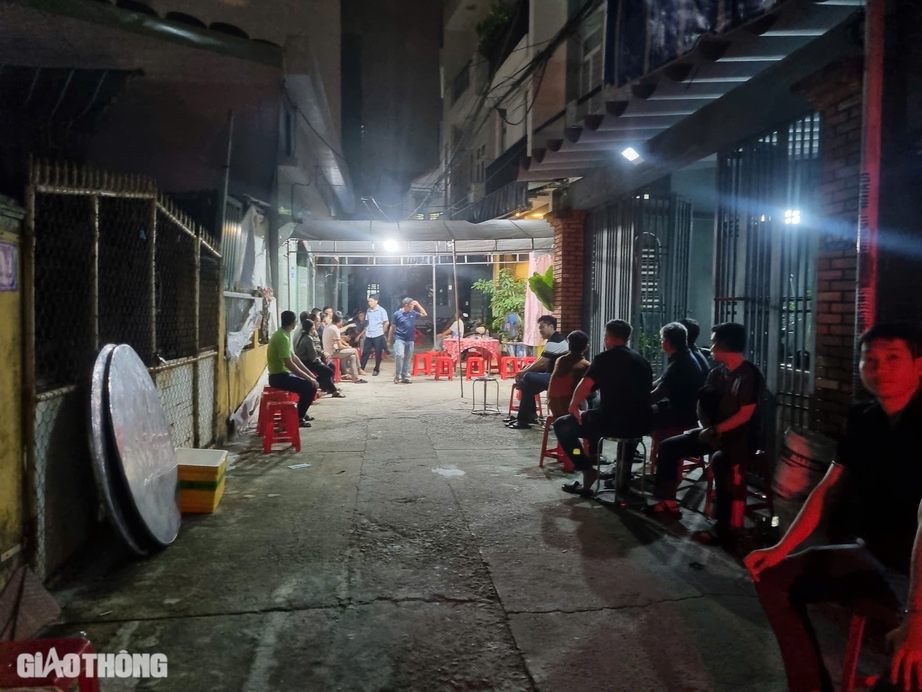 Vụ xe chở dăm gỗ lật &uacute;p đ&egrave; 3 người tử vong: Cha mẹ ngất lịm b&ecirc;n quan t&agrave;i con trai- Ảnh 2.