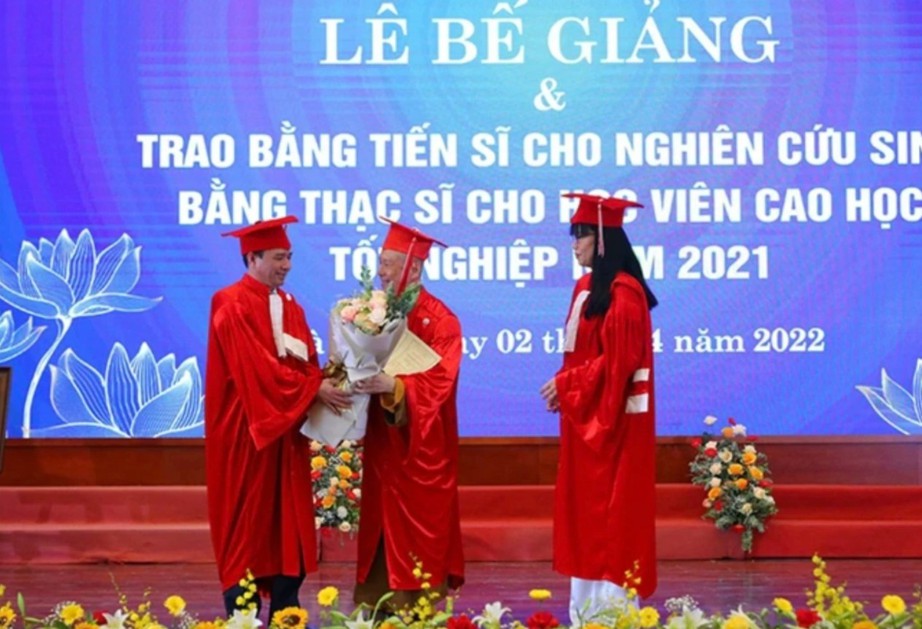 &Ocirc;ng Vương Tấn Việt thừa nhận d&ugrave;ng bằng cấp 3 kh&ocirc;ng hợp ph&aacute;p, sẽ thu hồi c&aacute;c văn bằng- Ảnh 1.