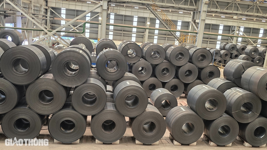 Đang điều tra chống bán phá giá, vì sao thép Trung Quốc vẫn ồ ạt về Việt Nam?- Ảnh 1. Đang điều tra chống bán phá giá, vì sao thép Trung Quốc vẫn ồ ạt về Việt Nam?- Ảnh 1.