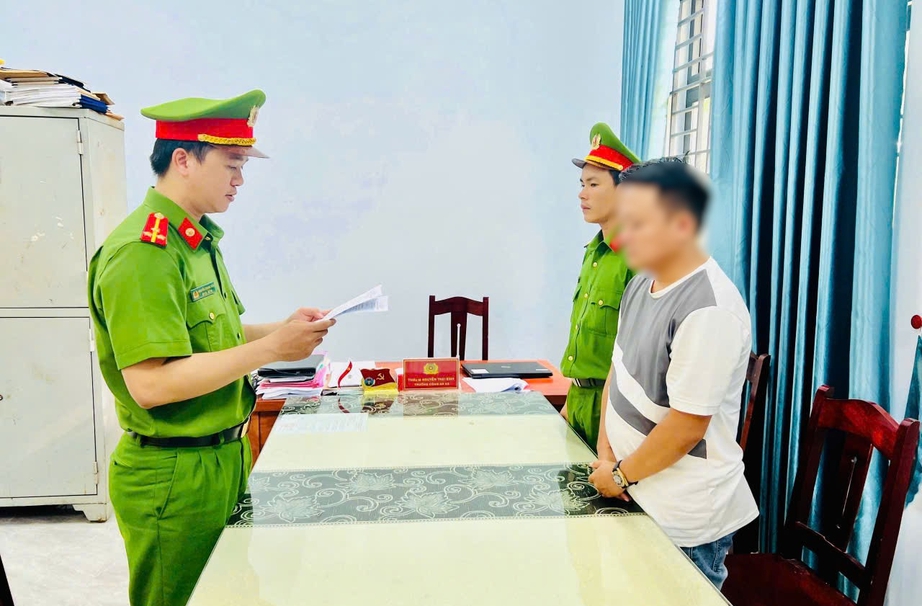 Bắt gi&aacute;m đốc c&ocirc;ng ty du lịch lừa đảo hơn 2 tỷ đồng để chơi tiền ảo- Ảnh 1.
