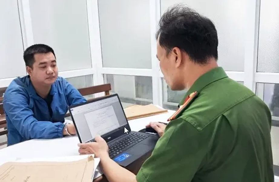 Khi nh&acirc;n vi&ecirc;n nổi l&ograve;ng tham v&igrave; kẽ hở ng&acirc;n h&agrave;ng- Ảnh 1.