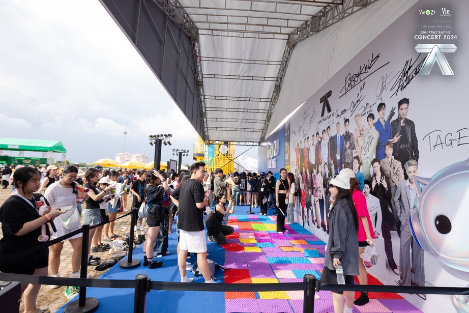 Giải m&atilde; cơn sốt của c&aacute;c "Anh trai" từ truyền h&igrave;nh bước ra s&acirc;n khấu- Ảnh 4.