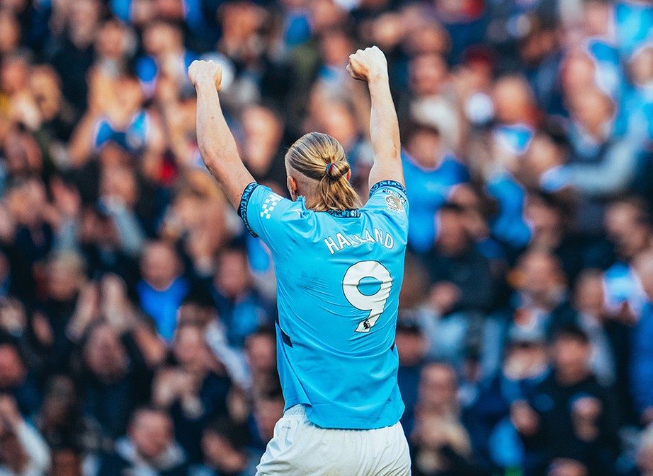 Ngoại hạng Anh: Haaland l&oacute;e s&aacute;ng, Man City chật vật hạ đội cuối bảng - Ảnh 1.