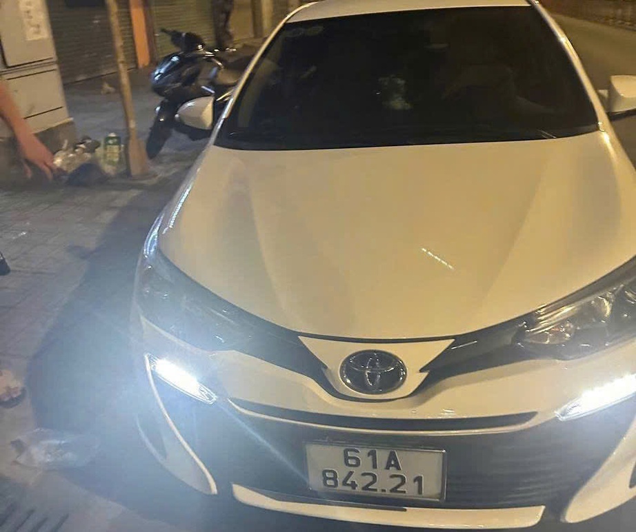 Truy t&igrave;m t&agrave;i xế c&oacute; biểu hiện say xỉn, l&aacute;i &ocirc; t&ocirc; bỏ chạy sau tai nạn- Ảnh 1.