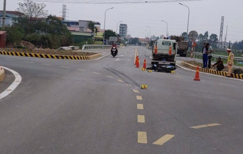 Th&aacute;i B&igrave;nh th&aacute;o dỡ đảo giao th&ocirc;ng tại n&uacute;t giao QL37 với ĐT456- Ảnh 2.