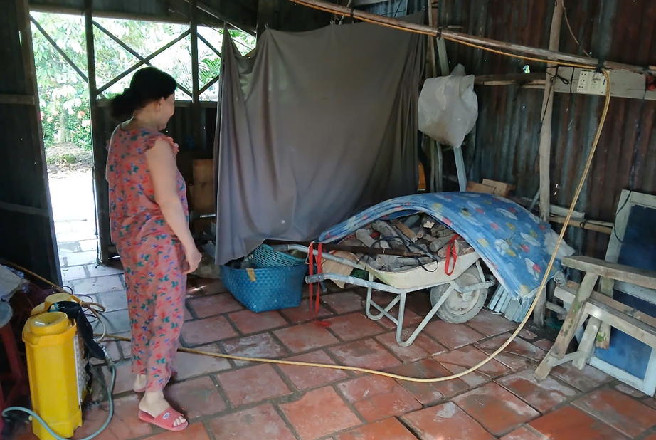 Gia cảnh khốn kh&oacute; của người thợ hồ gặp tai nạn- Ảnh 3.