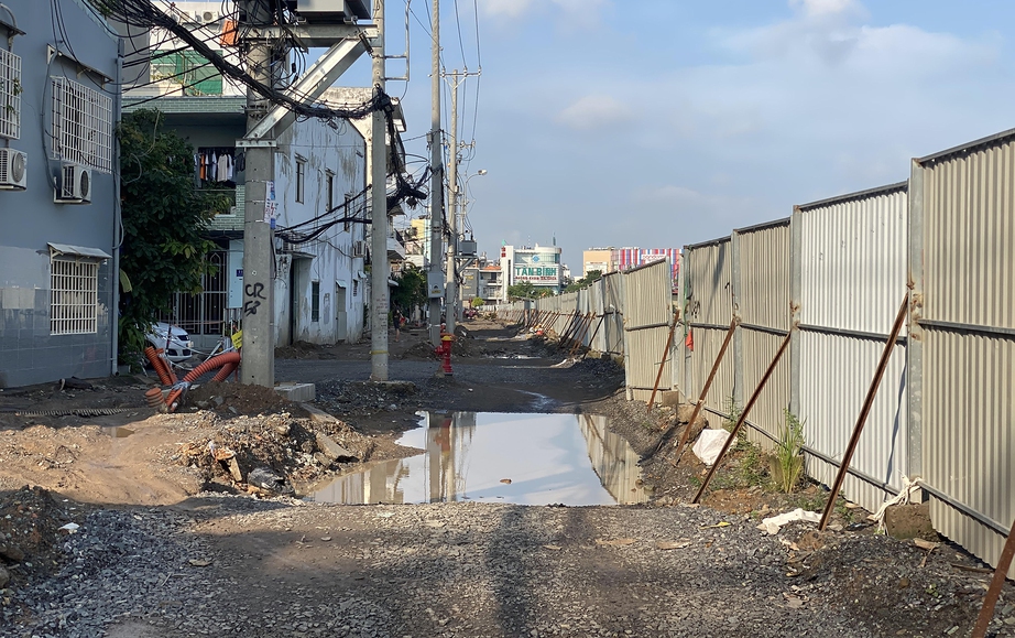 TP.HCM: Dự &aacute;n trọng điểm &igrave; ạch v&igrave; đường chờ điện- Ảnh 2.