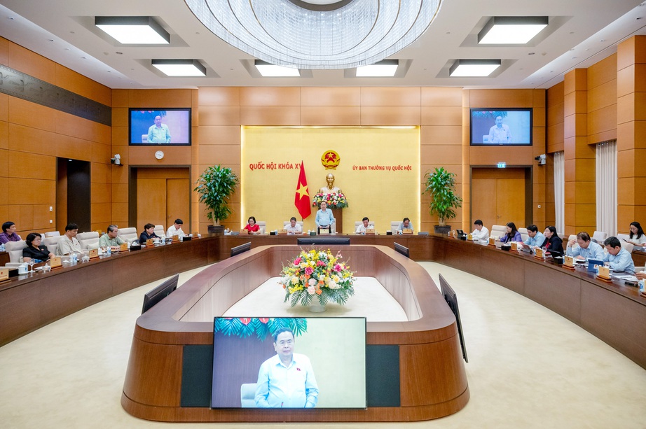 Ủy ban Thường vụ Quốc hội sẽ xem x&eacute;t c&ocirc;ng t&aacute;c nh&acirc;n sự- Ảnh 1.