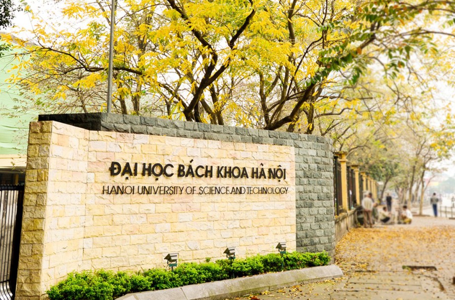 Sinh vi&ecirc;n tố ăn cơm canh thừa: ĐH B&aacute;ch khoa HN dừng hợp đồng đơn vị cung cấp suất ăn- Ảnh 1.