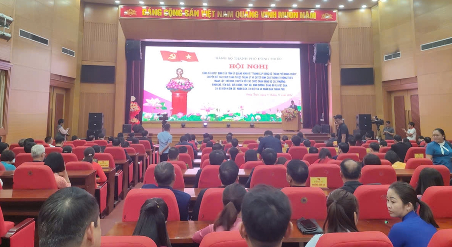 Quảng Ninh ch&iacute;nh thức c&oacute; th&agrave;nh phố thứ 5 trực thuộc tỉnh- Ảnh 1.