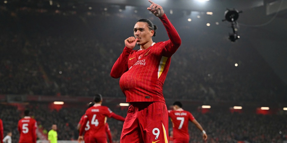 Ngoại hạng Anh: Liverpool thắng dễ Aston Villa, Man City thua trận thứ 4 li&ecirc;n tiếp - Ảnh 1.