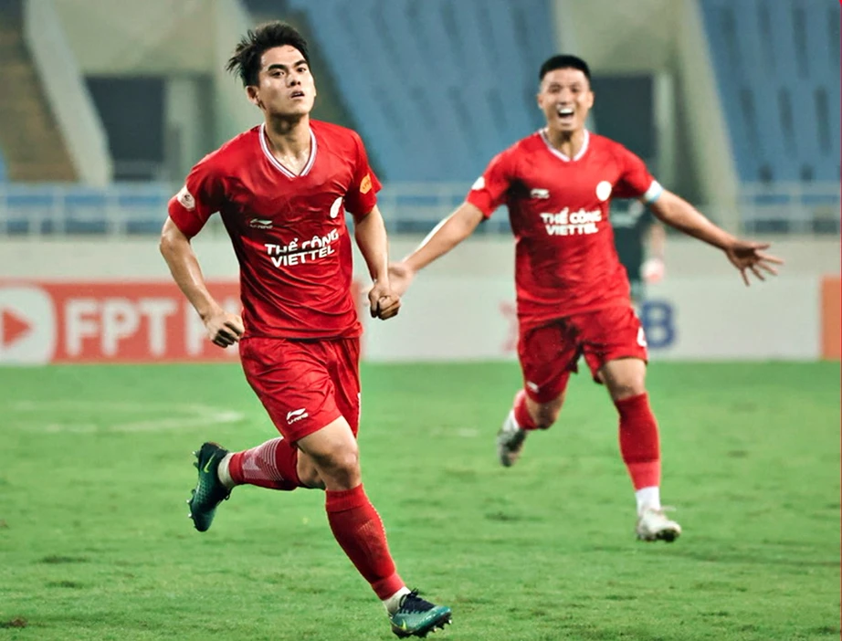 V-League: Sao trẻ tuyển Việt Nam lập si&ecirc;u phẩm, Thể C&ocirc;ng Viettel vẫn bị H&agrave; Tĩnh "cưa" điểm- Ảnh 1.