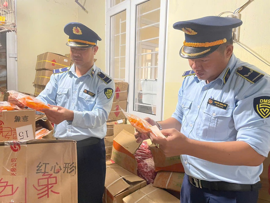 Nhiều m&aacute;nh kho&eacute; vi phạm về kinh doanh h&agrave;ng h&oacute;a nhập lậu, h&agrave;ng giả- Ảnh 1.