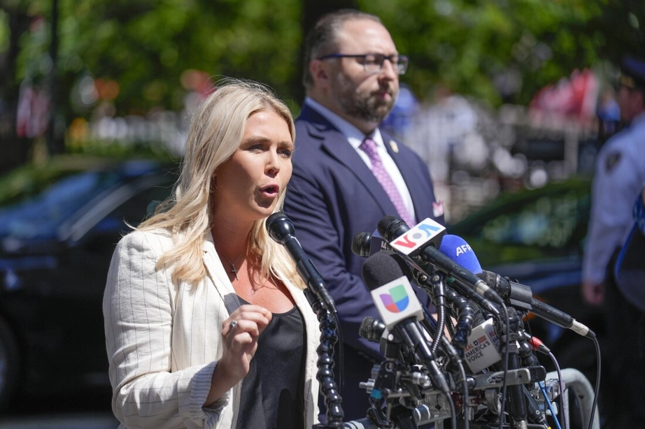 Nữ thư ký báo chí Nhà Trắng trẻ nhất lịch sử Mỹ- Ảnh 1. Nữ thư ký báo chí Nhà Trắng trẻ nhất lịch sử Mỹ- Ảnh 1.