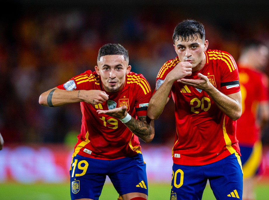 UEFA Nations League: Pedri đ&aacute; hỏng phạt đền, T&acirc;y Ban Nha thắng kịch t&iacute;nh Thụy Sĩ - Ảnh 1.