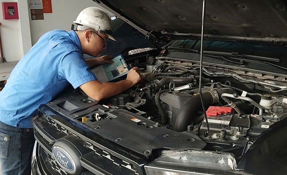 Nam Định chống &ugrave;n tắc đăng kiểm dịp cuối năm- Ảnh 2.