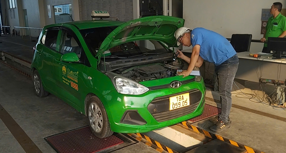 Nam Định chống &ugrave;n tắc đăng kiểm dịp cuối năm- Ảnh 1.