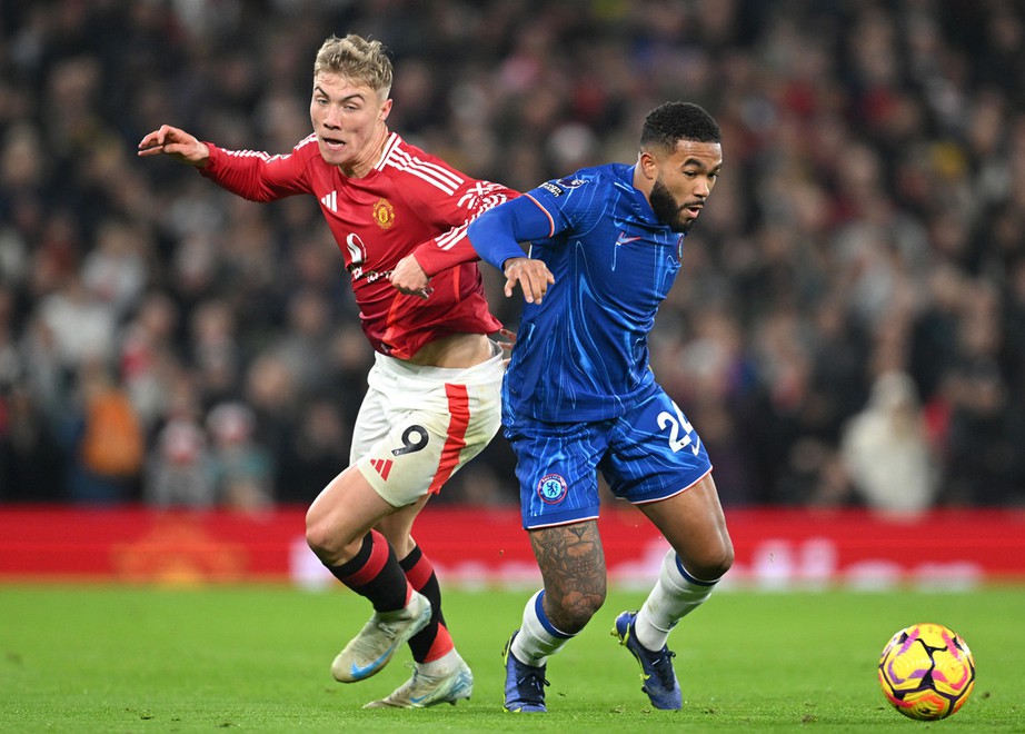 Ngoại hạng Anh: Caicedo lập si&ecirc;u phẩm, Chelsea "cưa" điểm với MU - Ảnh 1.