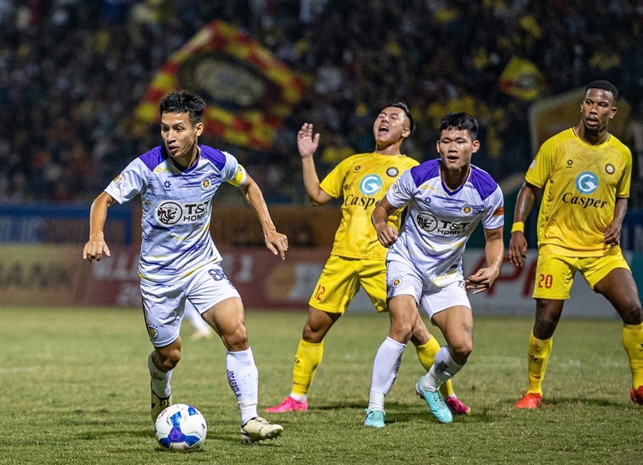 V-League: Nhận b&agrave;n thua ph&uacute;t 90+6, Thanh H&oacute;a hụt 3 điểm trước H&agrave; Nội - Ảnh 1.