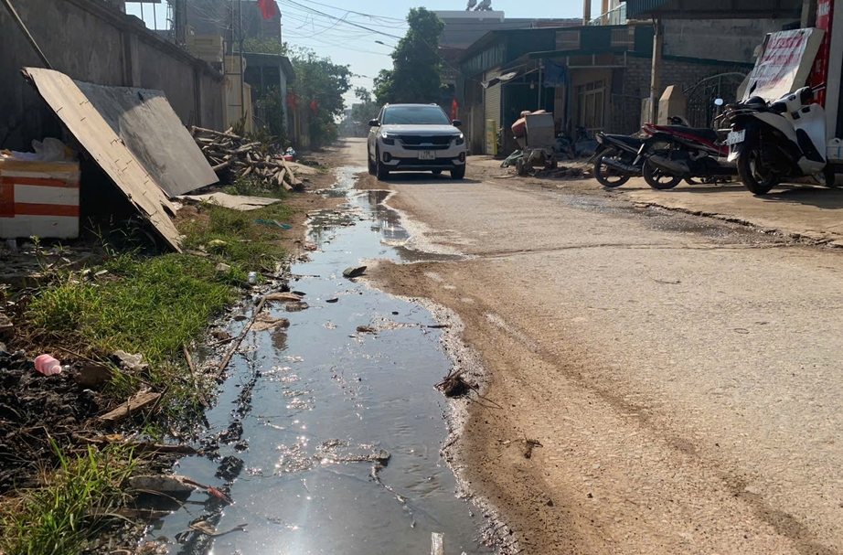 Gập ghềnh đường v&agrave;o x&atilde; S&ocirc;ng Khoai ở Quảng Ninh- Ảnh 2.