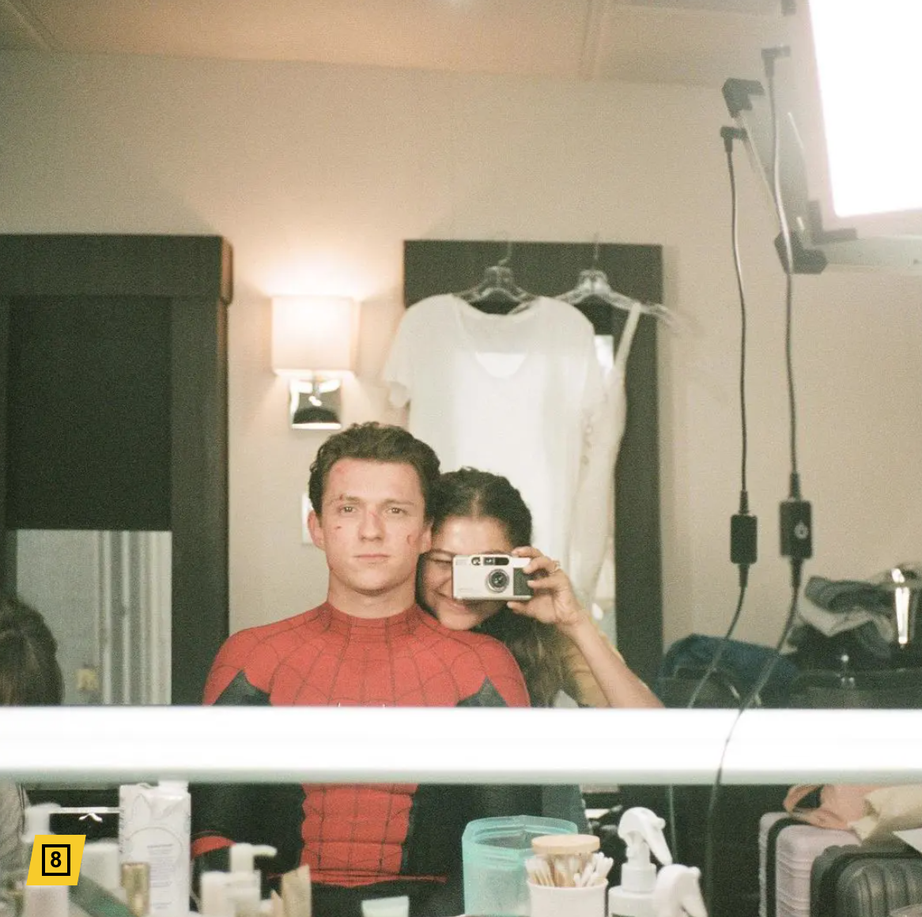 Kh&ocirc;ng d&ugrave;ng mạng x&atilde; hội, Tom Holland d&ugrave;ng c&aacute;ch "đặc biệt" để kiểm tra bạn g&aacute;i - Ảnh 6.