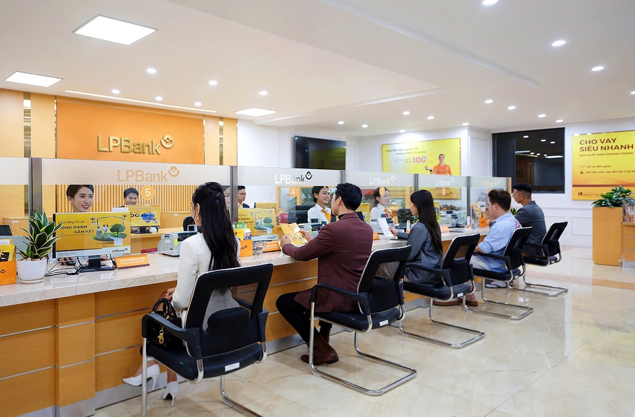 LPBank khuyến nghị khách hàng cập nhật giấy tờ tùy thân và xác thực sinh trắc học- Ảnh 1. LPBank khuyến nghị khách hàng cập nhật giấy tờ tùy thân và xác thực sinh trắc học- Ảnh 1.