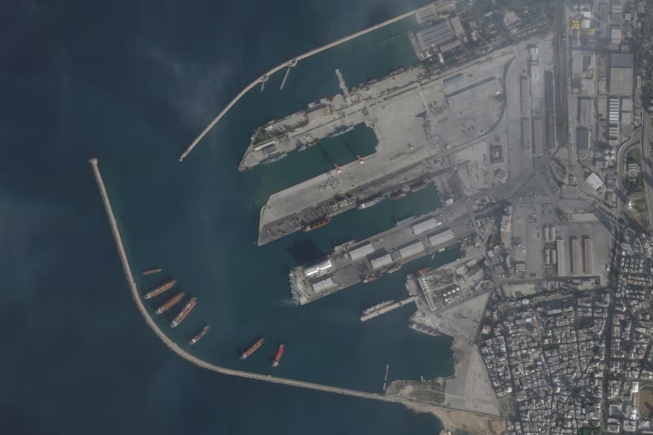 Nga c&oacute; thể đ&atilde; điều t&agrave;u chiến ra khỏi căn cứ Tartus ở Syria- Ảnh 1.