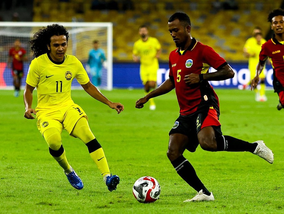 AFF Cup 2024: Thi đấu ki&ecirc;n cường, Đ&ocirc;ng Timor su&yacute;t tạo địa chấn trước Malaysia - Ảnh 1.