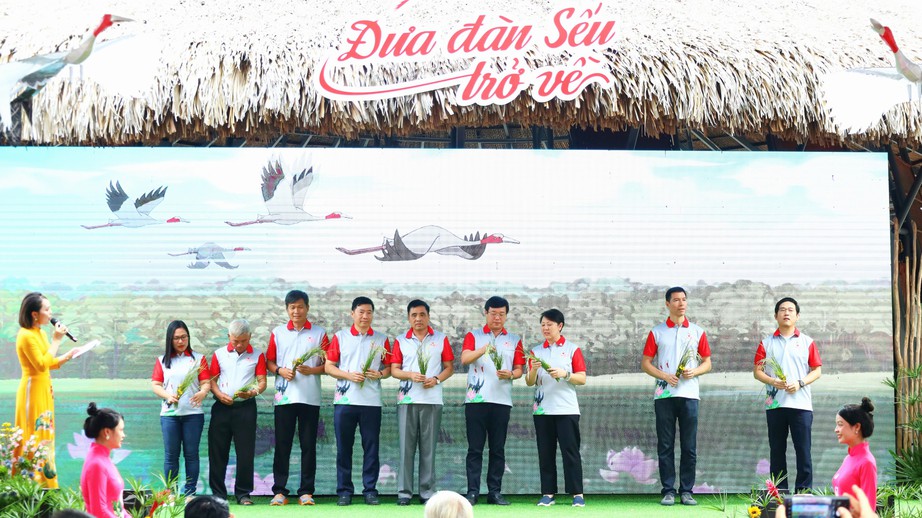 Đồng Th&aacute;p nỗ lực kh&ocirc;i phục đ&agrave;n sếu đầu đỏ cho Vườn quốc gia Tr&agrave;m Chim- Ảnh 3.