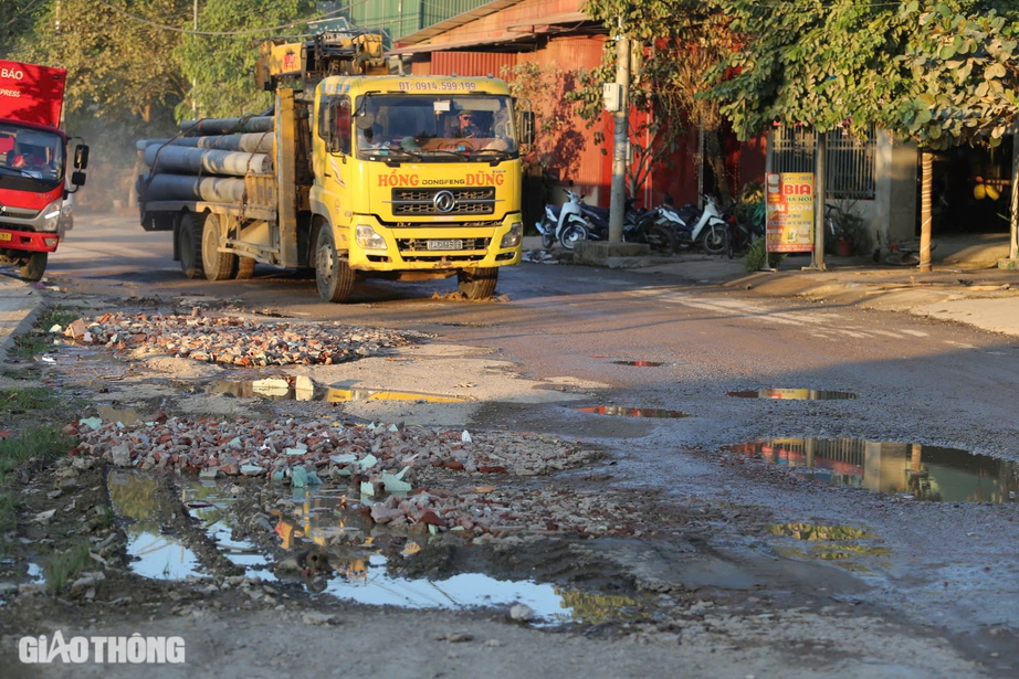 Đường đ&ocirc; thị TP Điện Bi&ecirc;n Phủ xuống cấp, ch&iacute;nh quyền "động vi&ecirc;n" d&acirc;n chia sẻ- Ảnh 2.