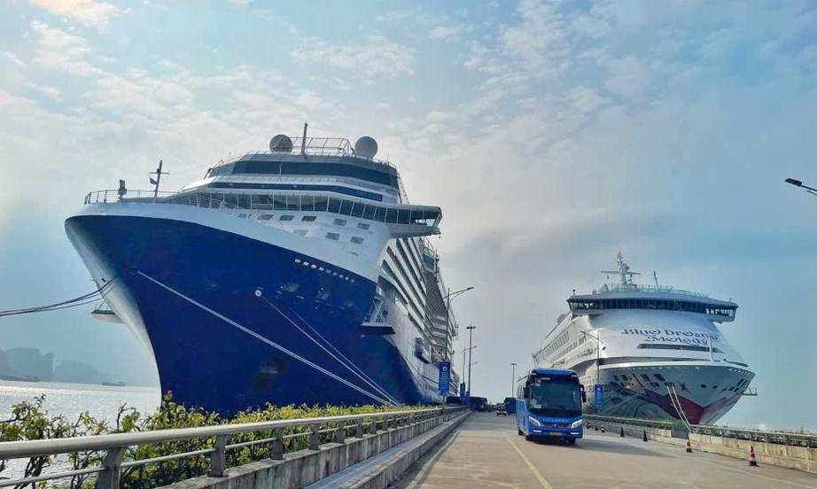 Kỷ niệm 30 năm vịnh Hạ Long được UNESCO vinh danh Di sản thiên nhiên thế giới- Ảnh 2. Kỷ niệm 30 năm vịnh Hạ Long được UNESCO vinh danh Di sản thiên nhiên thế giới- Ảnh 2.