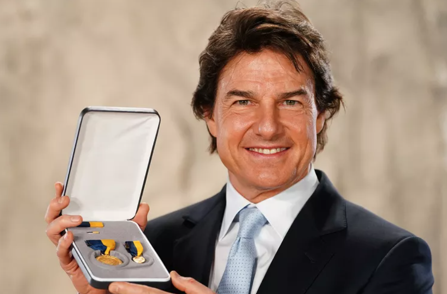 Tom Cruise được trao tặng danh hiệu cao qu&yacute; của Hải qu&acirc;n Hoa Kỳ- Ảnh 1.