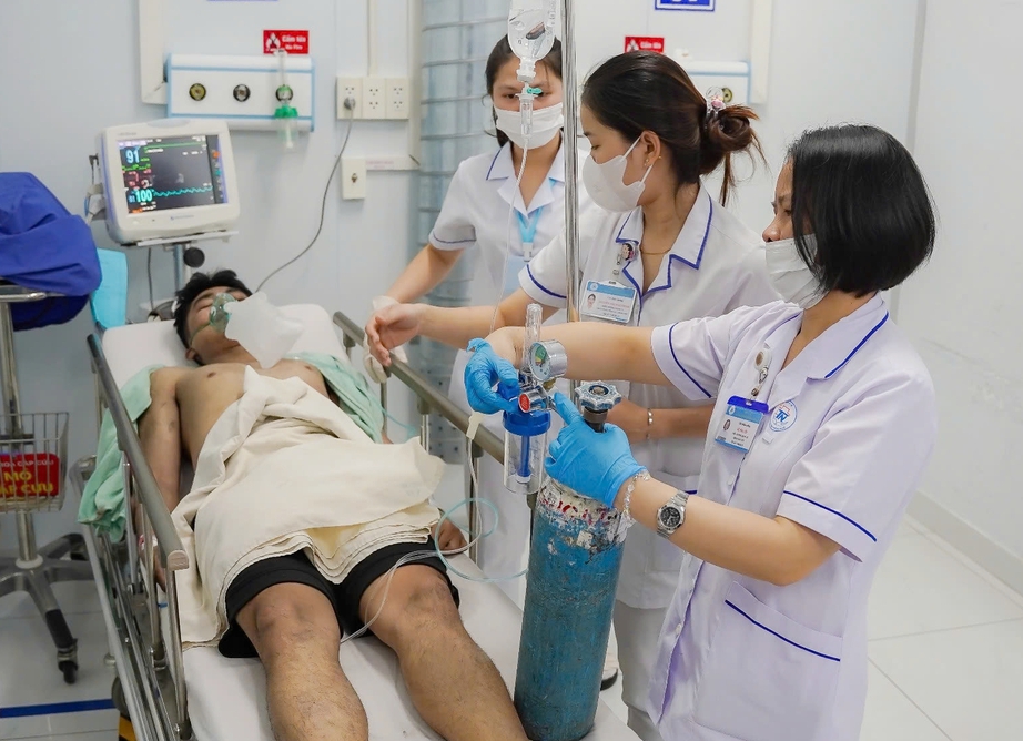 Sức khoẻ c&aacute;c nạn nh&acirc;n vụ ch&aacute;y nh&agrave; ở quận T&acirc;n B&igrave;nh, TP.HCM hiện ra sao?- Ảnh 1.