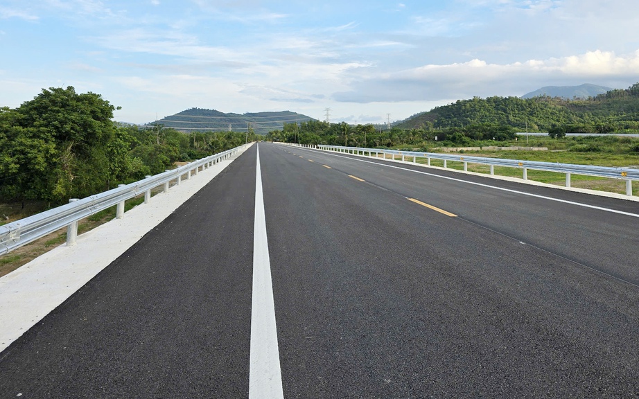 Đề xuất khai th&aacute;c hơn 68km cao tốc V&acirc;n Phong - Nha Trang trước 10/1/2025 c&oacute; khả thi?- Ảnh 2.