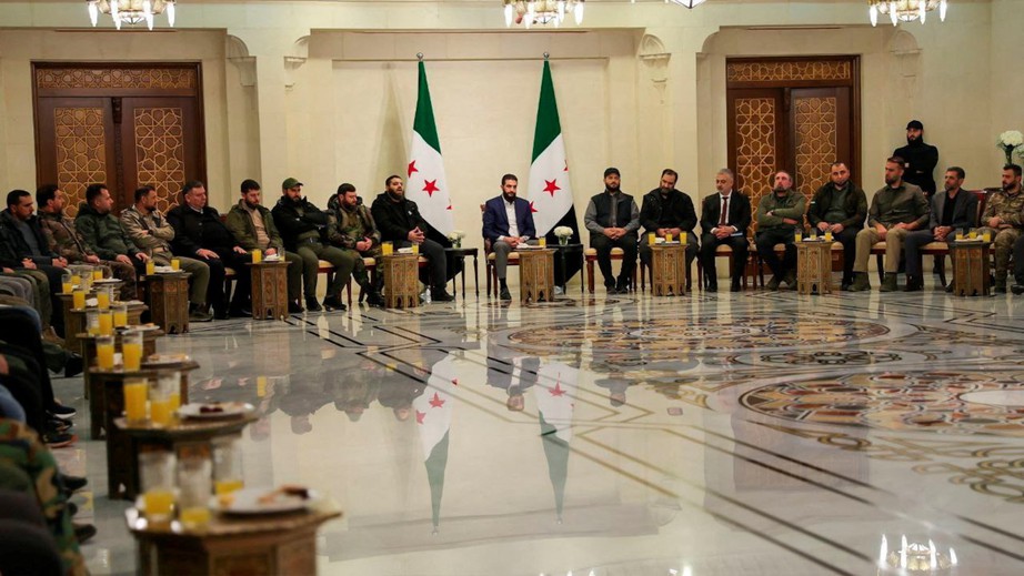 Ch&iacute;nh quyền Syria giải t&aacute;n c&aacute;c nh&oacute;m phiến qu&acirc;n, s&aacute;p nhập v&agrave;o Bộ Quốc ph&ograve;ng mới- Ảnh 2.