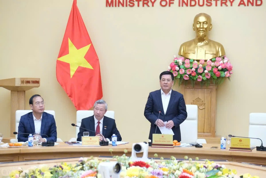 Ngành công nghiệp còn yếu, Bộ trưởng nói "phải thẳng thắn, chứ không nói cho hài lòng"- Ảnh 2. Ngành công nghiệp còn yếu, Bộ trưởng nói "phải thẳng thắn, chứ không nói cho hài lòng"- Ảnh 2.