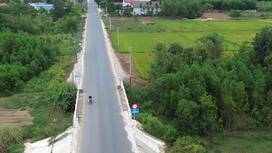Đường kết nối B&igrave;nh Thuận - Đồng Nai vượt tiến độ, th&ocirc;ng xe trước tết Nguy&ecirc;n đ&aacute;n 2025- Ảnh 4.