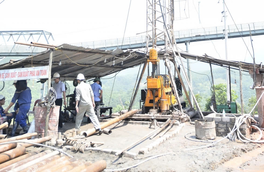 Ng&atilde; gi&agrave;n khoan từ độ cao 6m, một c&ocirc;ng nh&acirc;n địa chất tử vong- Ảnh 1.