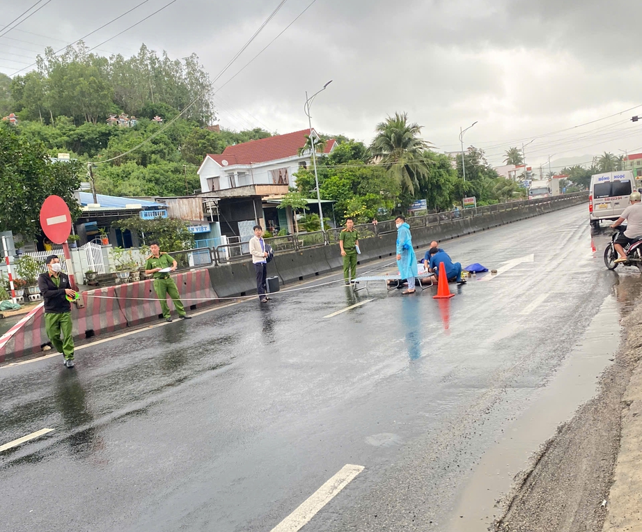 Truy t&igrave;m phương tiện li&ecirc;n quan vụ tai nạn khiến một người tử vong tr&ecirc;n QL1 qua Ph&uacute; Y&ecirc;n- Ảnh 1.
