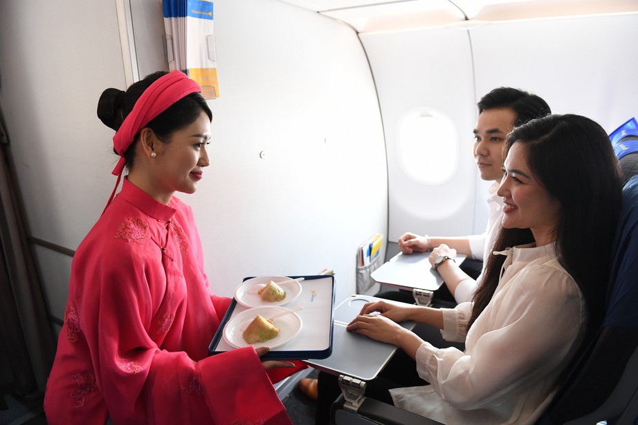 Hương vị Tết Việt tr&ecirc;n những chuyến bay đầu năm mới- Ảnh 7.