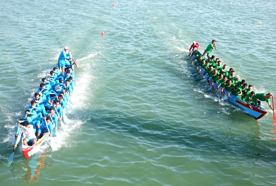 Tưng bừng lễ hội đua thuyền tr&ecirc;n s&ocirc;ng C&agrave; Ty ch&agrave;o năm mới - Ảnh 1.