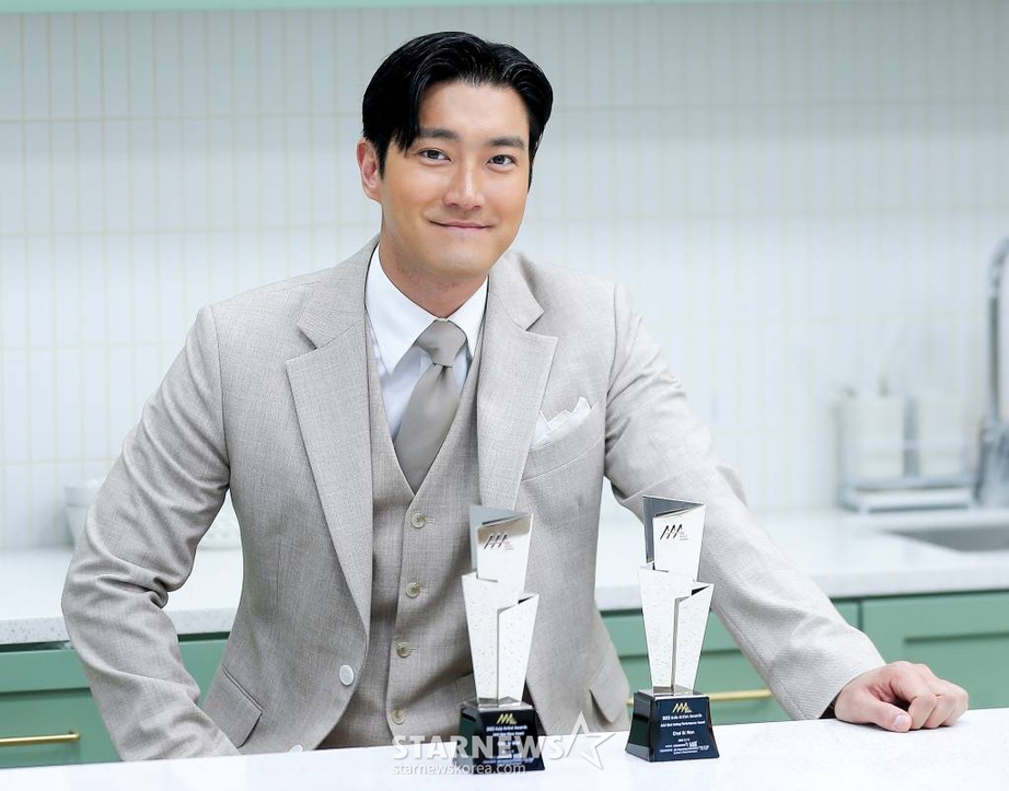 Siwon Super Junior bị nghi d&iacute;nh l&iacute;u tới lừa đảo tiền ảo- Ảnh 1.