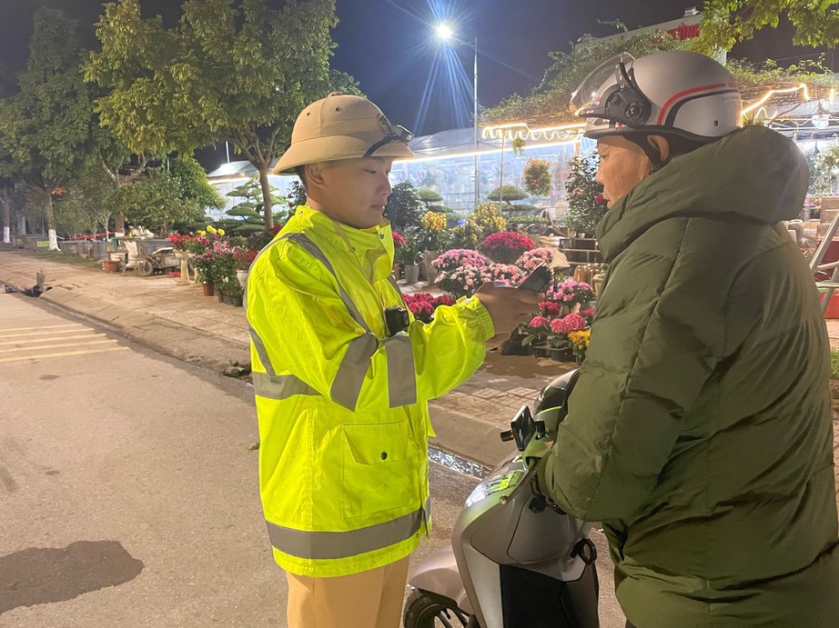 Quảng Ninh: Dịp nghỉ Tết Gi&aacute;p Th&igrave;n, tr&ecirc;n 400 t&agrave;i xế bị xử l&yacute; vi phạm nồng độ cồn- Ảnh 1.