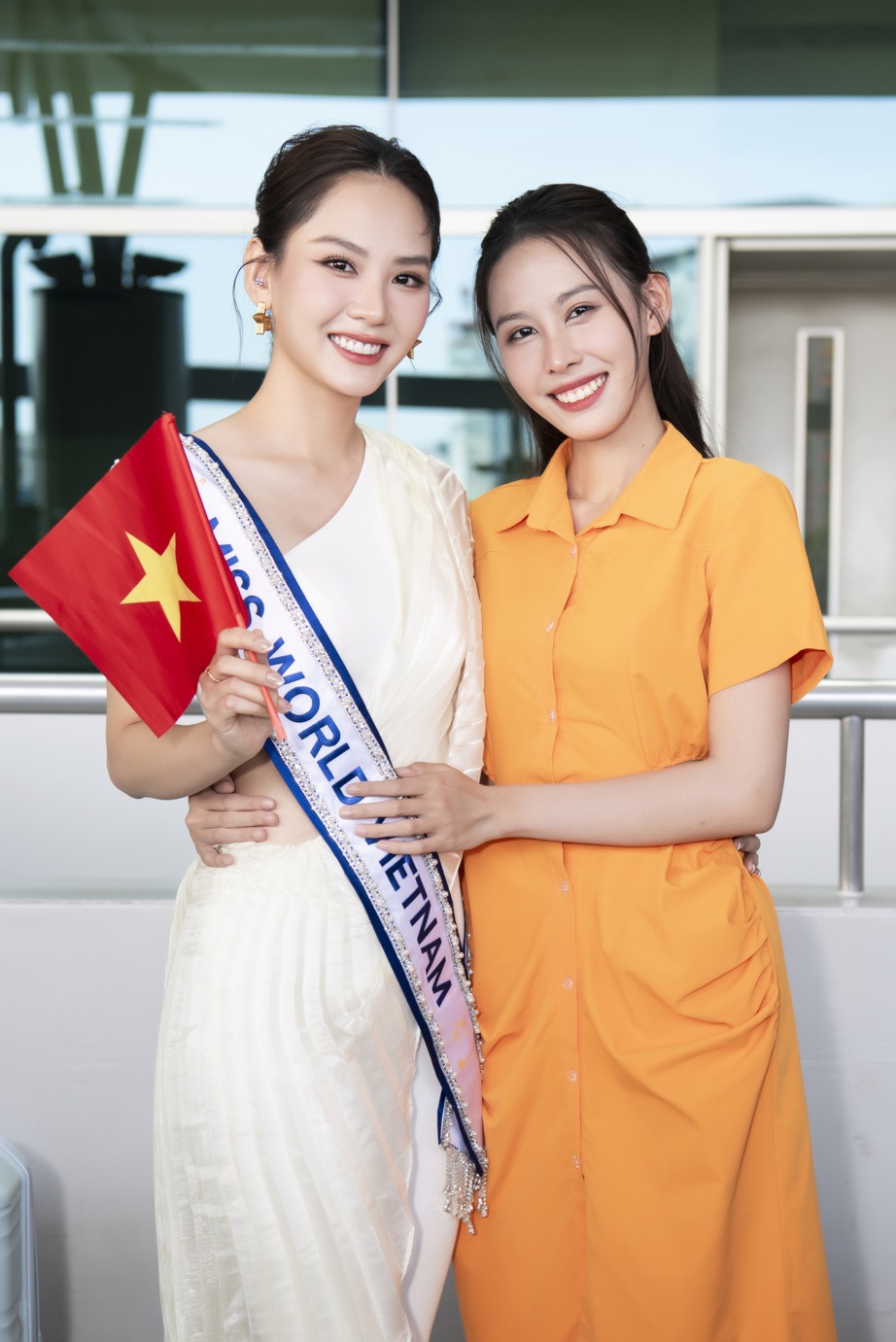 Mai Phương v&agrave; &aacute; hậu Ngọc Hằng.