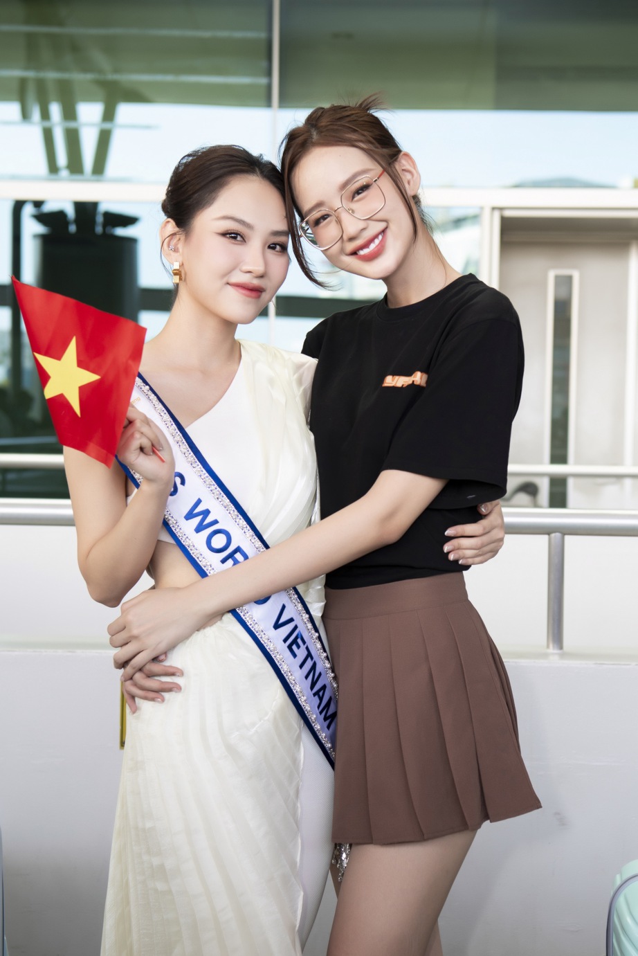 Hoa hậu Mai Phương ch&iacute;nh thức bay sang Ấn Độ chinh chiến tại đấu trường Miss World thứ 71- Ảnh 6.