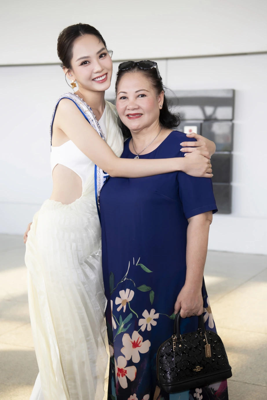 Hoa hậu Mai Phương ch&iacute;nh thức bay sang Ấn Độ chinh chiến tại đấu trường Miss World thứ 71- Ảnh 5.