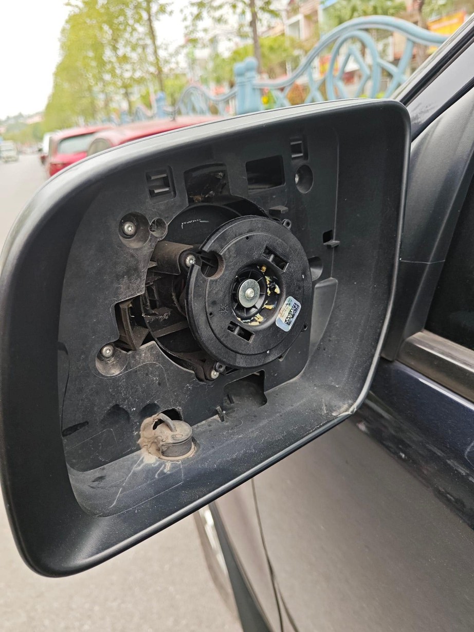 X&aacute;c minh nhanh đối tượng bẻ gương chiếu hậu h&agrave;ng loạt &ocirc;t&ocirc; tại Quảng Ninh- Ảnh 2.