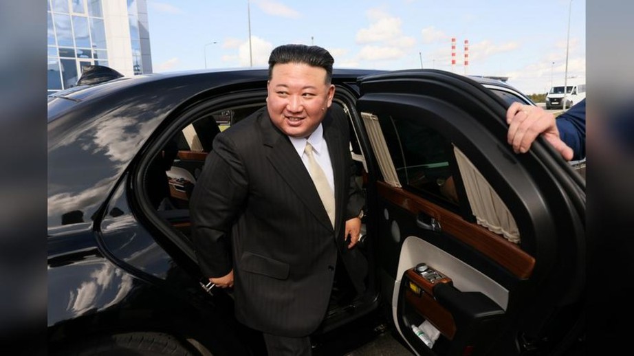 &Ocirc;ng Putin tặng &ocirc; t&ocirc; sang cho &ocirc;ng Kim Jong-un- Ảnh 2.